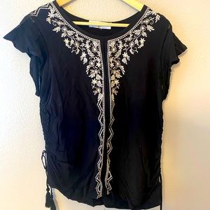 Time and Tru Black Short Sleeve with Cream Embroidery Size XL